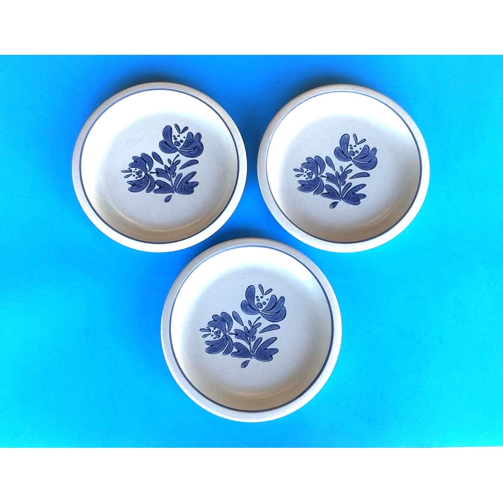 3 Vintage Pfaltzgraff Yorktowne Stoneware 8.5" Luncheon Plates Blue Floral